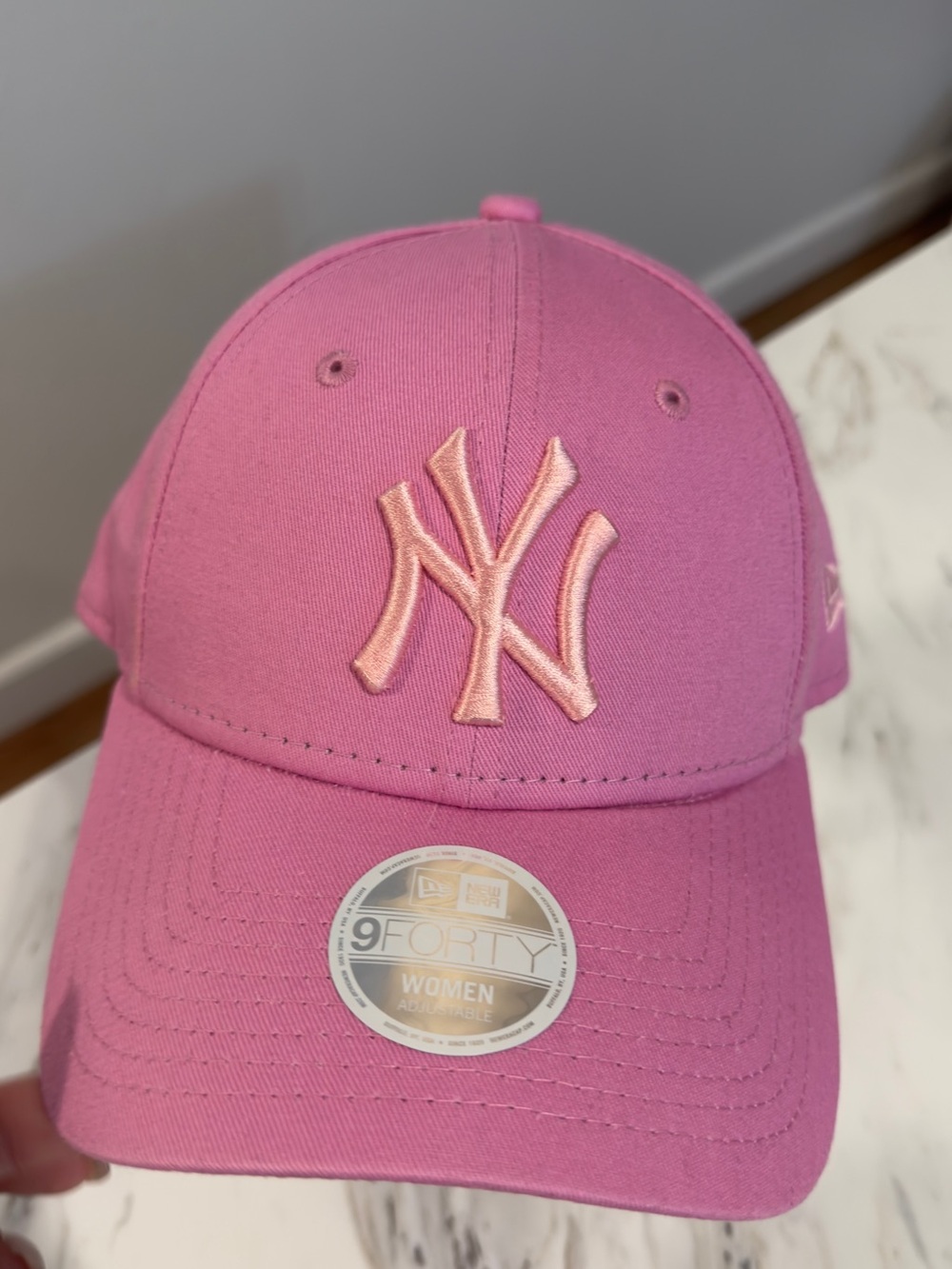 New Era Women's Pink NY Logo Baseball Cap - Picture 2 of 7